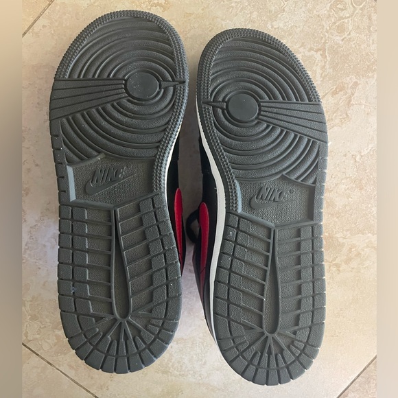 Nike Air Force 1 Low LV8 in Black Ghost Green (Halloween) - Picture 6 of 11